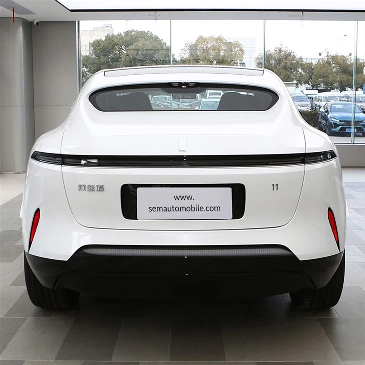 Avita 11 HarmonyOS rear-drive SUV