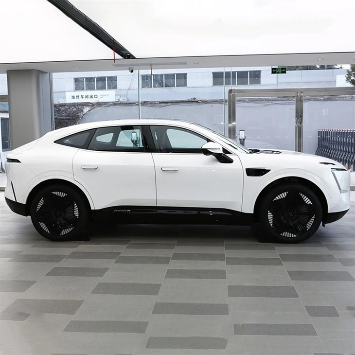 Avita 11 90 degree rear-drive SUV